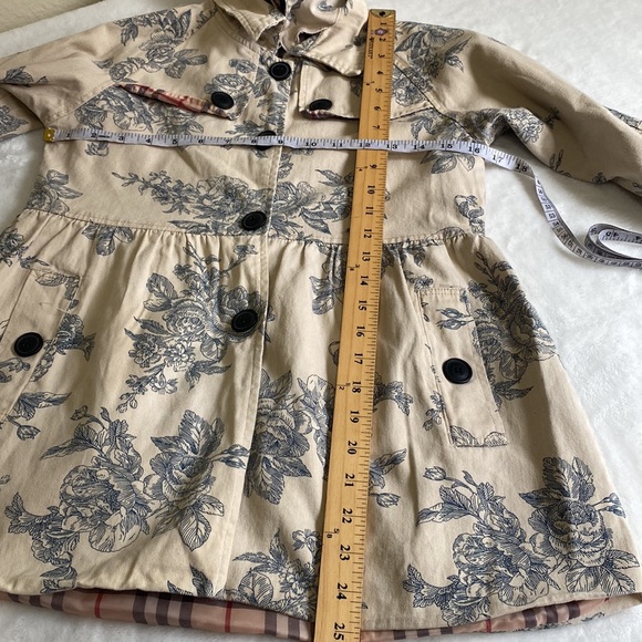 Floral Girl’s Coat with Hoodie Size 7 and up - Picture 10 of 13